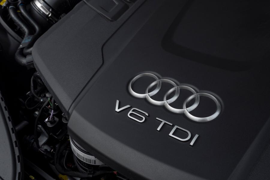 Моторный отсек Audi A7 Sportback 50 TDI Quattro 2018 года  (UK) (фото 2 из 26)